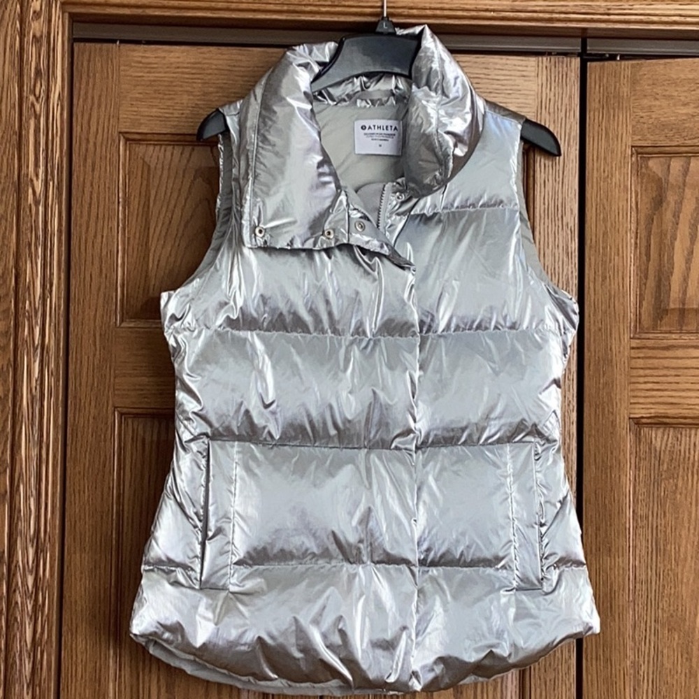 Athleta Metallic Silver Downtown Puffer Vest Size Large NWOT - Picture 4 of 13